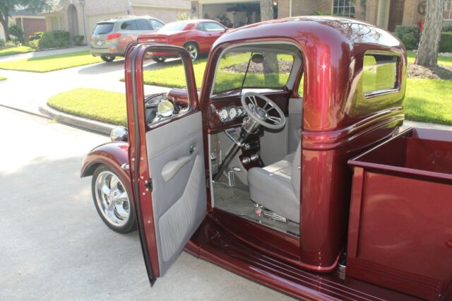 1937 Hibiscus Red Pearl Ford Street Rod