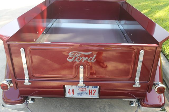 1937 Hibiscus Red Pearl Ford Street Rod