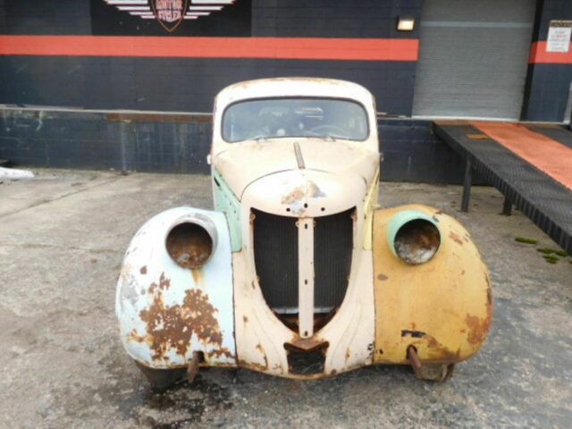 1938 Chrysler Royal Sedan