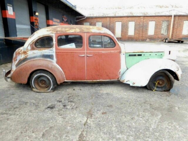 1938 Chrysler Royal Sedan