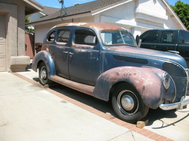 1938 Ford Super Deluxe Sedan
