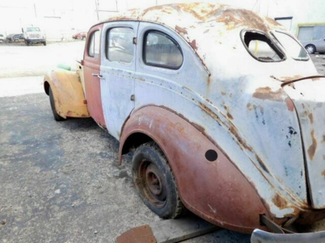 1938 Chrysler Royal Sedan