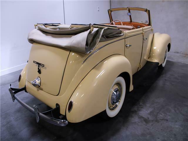 1938 White Ford 4 Door Convertible Convertible
