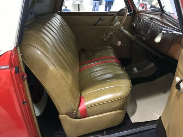 1938 Red Ford cabriolet