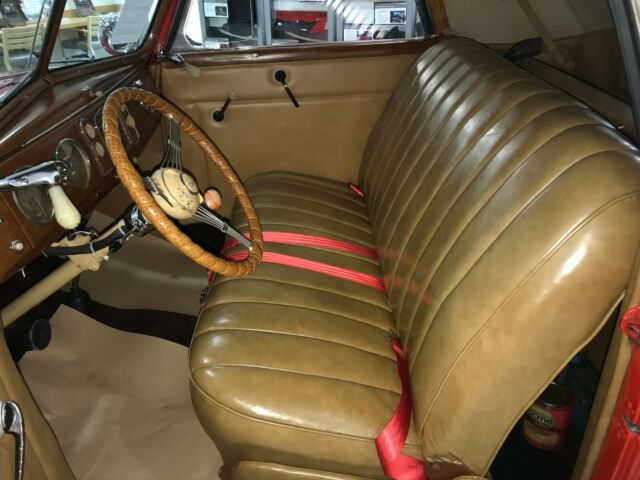 1938 Red Ford cabriolet