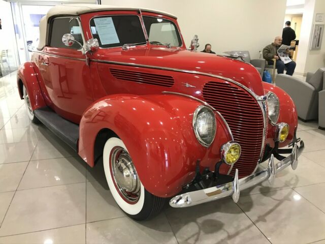 1938 Red Ford cabriolet