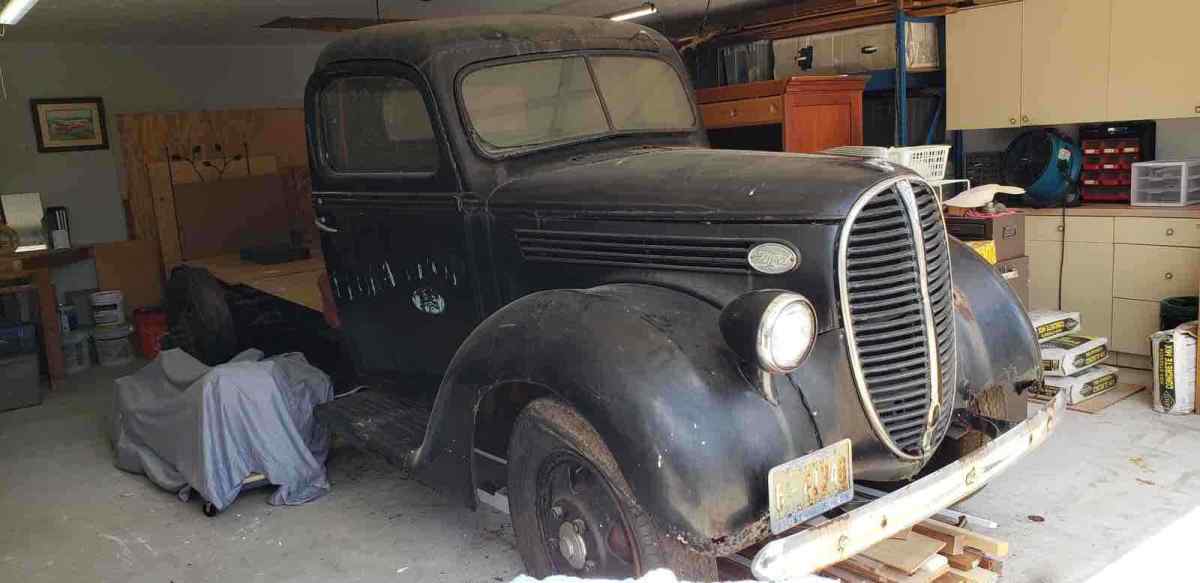 1938 Black Ford flat bed