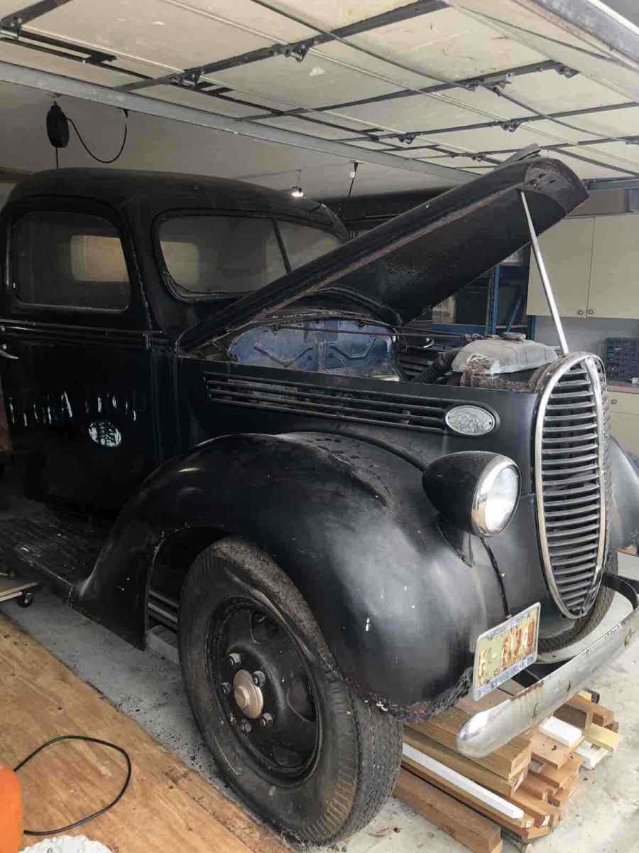 1938 Black Ford flat bed