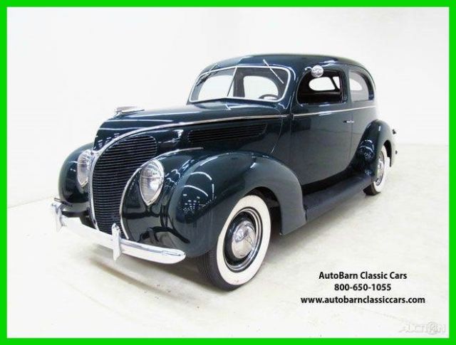 1938 Green Ford Deluxe Tudor