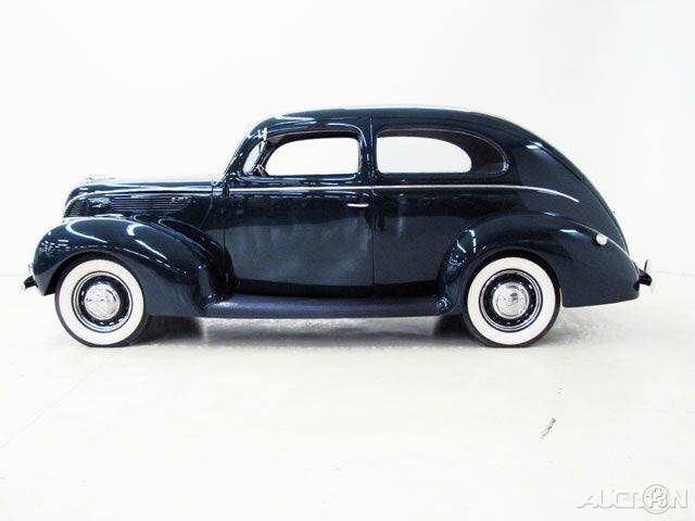 1938 Green Ford Deluxe Tudor