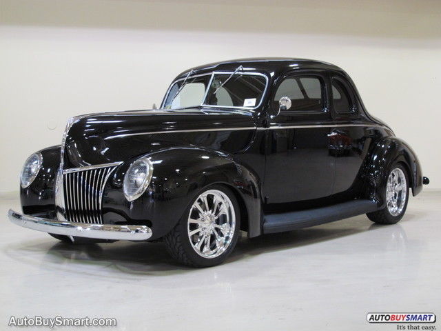 1939 Black Ford Deluxe