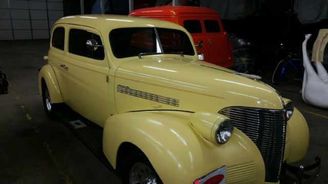 1939 YELLOW Chevrolet 2DR SEDAN MASTER 2DR SEDAN