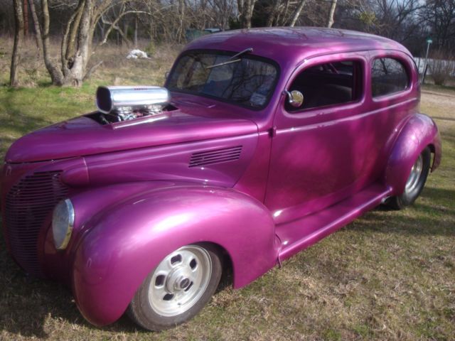 1939 MAUVE Ford DELUXE 2 DOOR