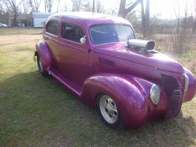 1939 MAUVE Ford DELUXE 2 DOOR