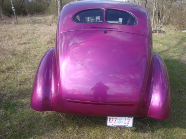 1939 MAUVE Ford DELUXE 2 DOOR