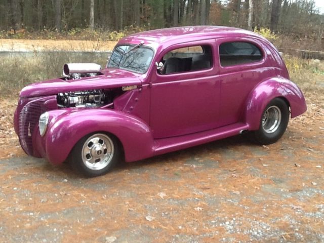 1939 MAUVE Ford DELUXE 2 DOOR