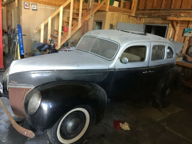 1939 Ford Sedan Deluxe