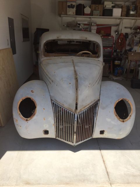 1939 Gray Ford Fordor 4 door sedan