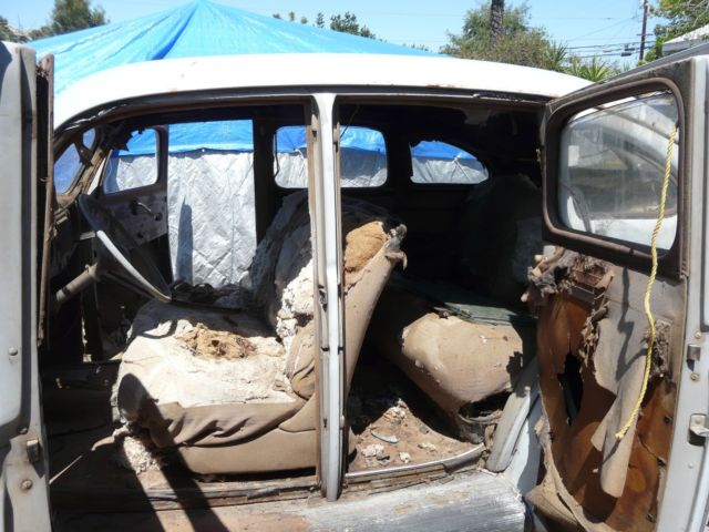 1939 Gray Ford Fordor 4 door sedan