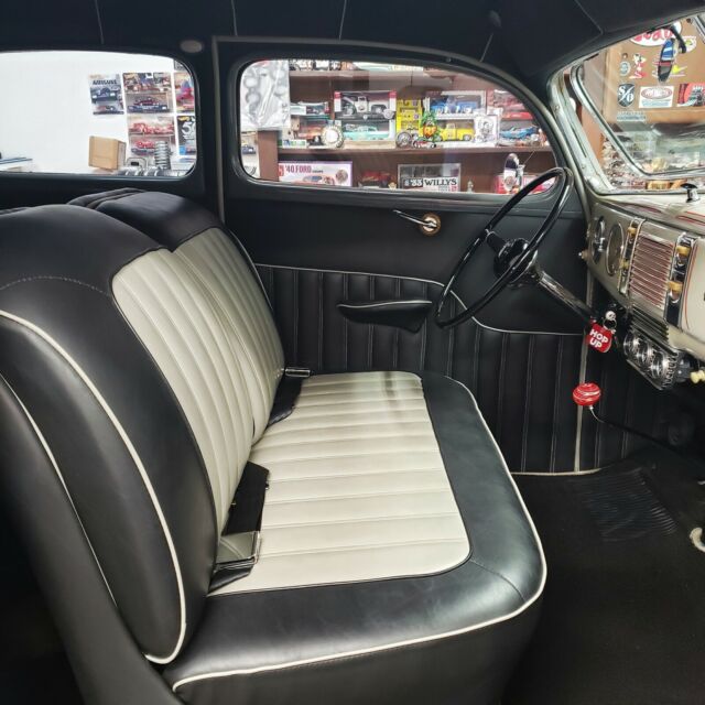 1939 Gray Ford Deluxe Tudor