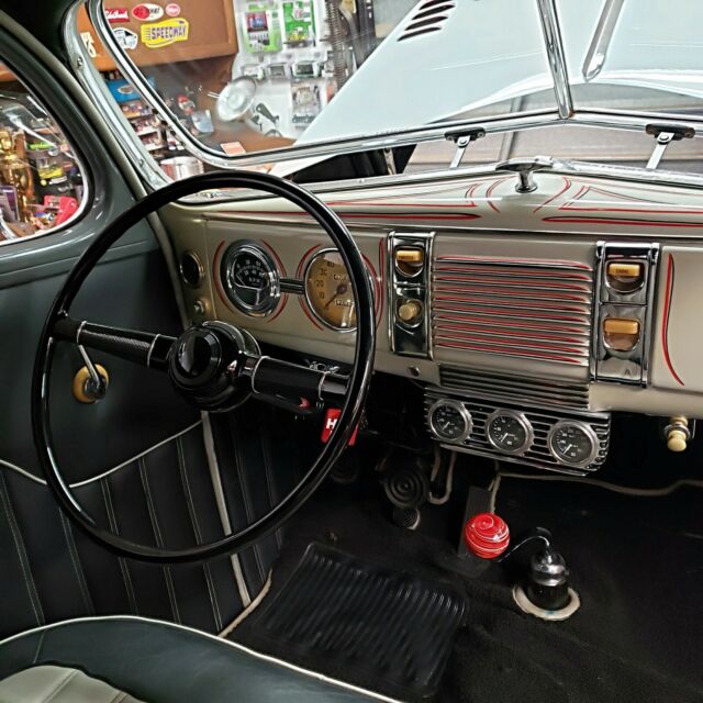 1939 Gray Ford Deluxe Tudor
