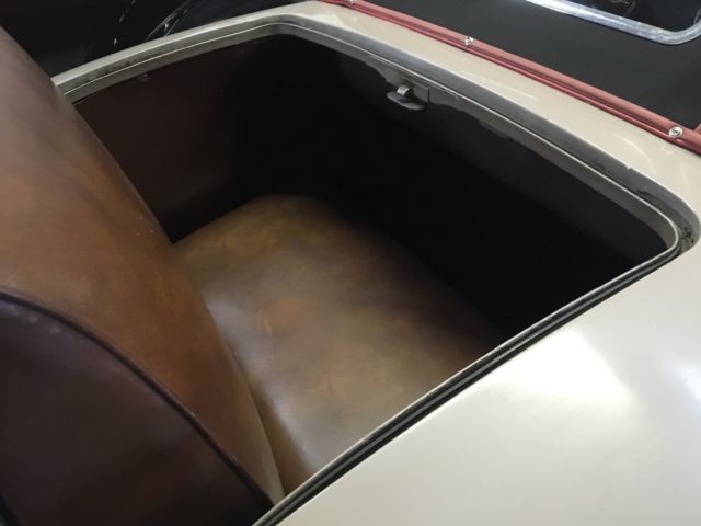 1939 Brown Ford Deluxe Convertible