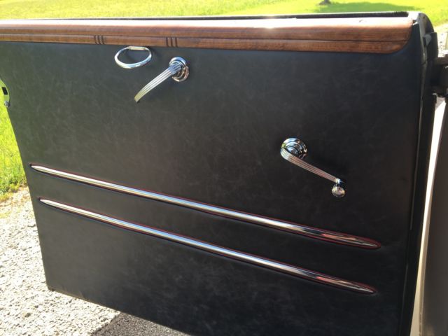 1939 Brown Ford Deluxe Convertible