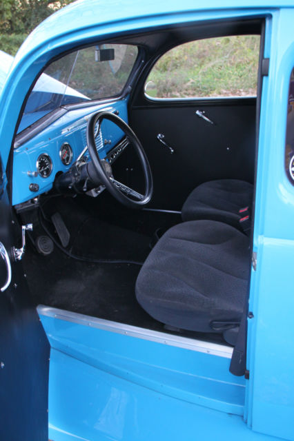 1939 Petty Blue Ford Deluxe All Steel