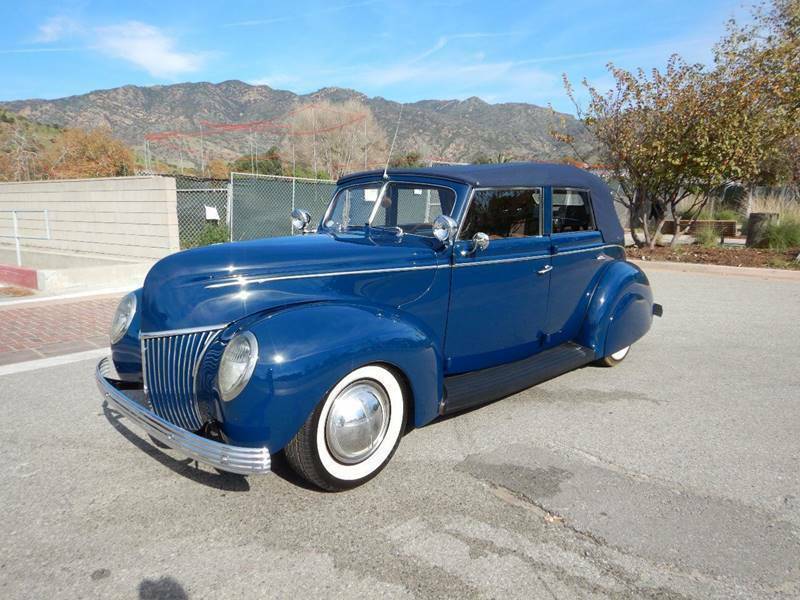 1939 Blue Ford Deluxe Convertible