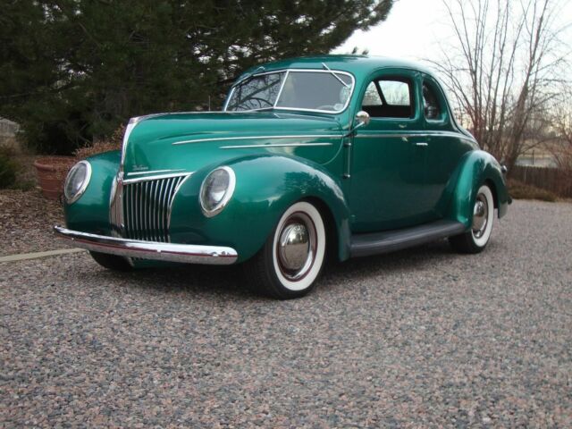 1939 Ford Deluxe Coupe
