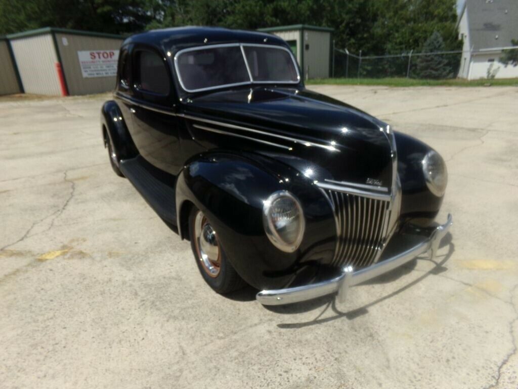 1939 Black Ford Deluxe Coupe Coupe
