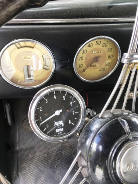 1939 Ford Deluxe