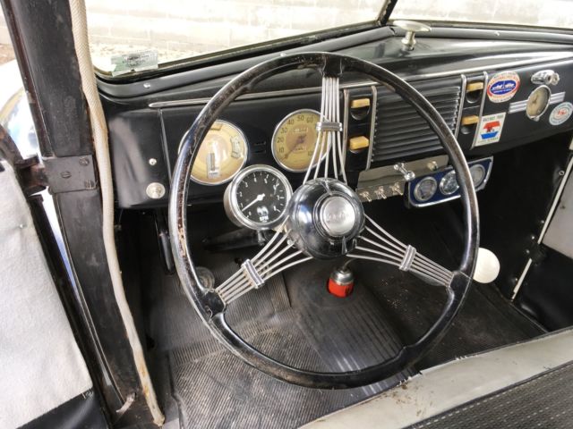 1939 Ford Deluxe