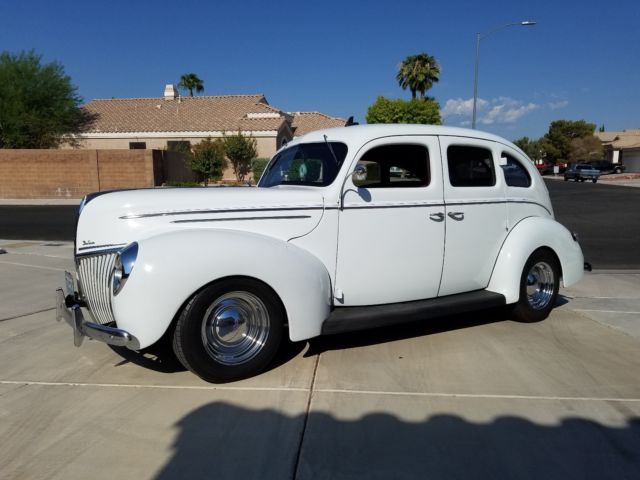 1939 White Ford Deluxe