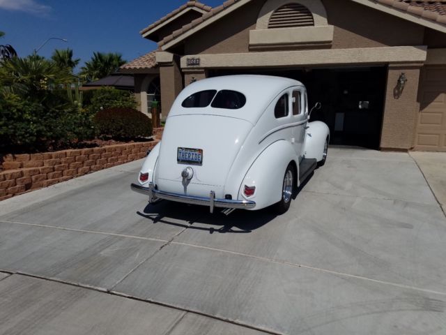 1939 White Ford Deluxe