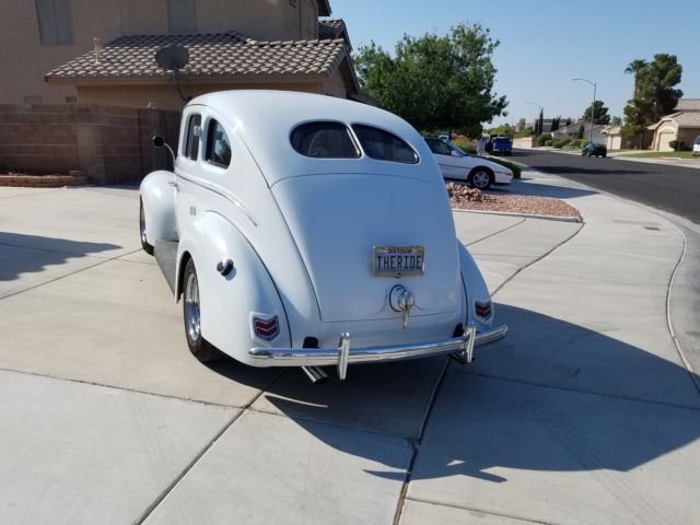 1939 White Ford Deluxe