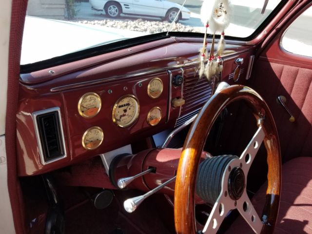 1939 White Ford Deluxe