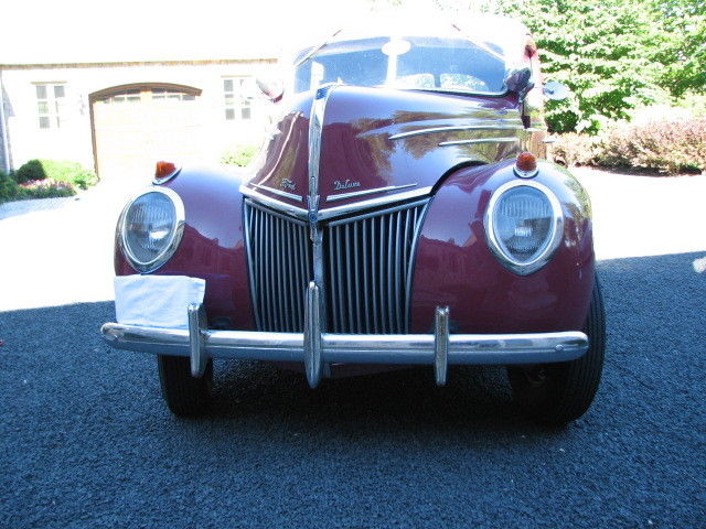 1939 Plum Ford SUPER DELUXE Sedan
