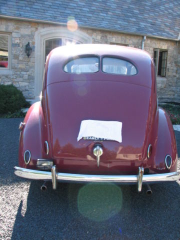 1939 Plum Ford SUPER DELUXE Sedan