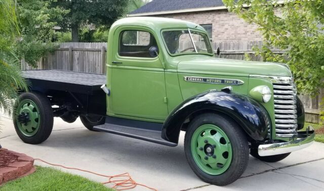 1939 Green and Black GMC Truck Flatbed