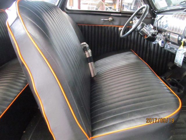 1940 Tangello orange/ metalic black Chevrolet coupe special De lux Coupe