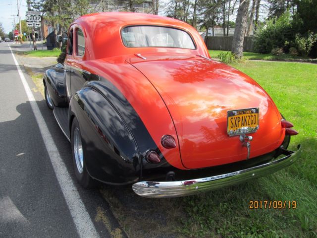 1940 Tangello orange/ metalic black Chevrolet coupe special De lux Coupe