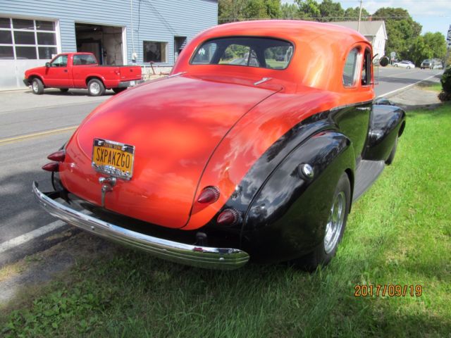 1940 Tangello orange/ metalic black Chevrolet coupe special De lux Coupe