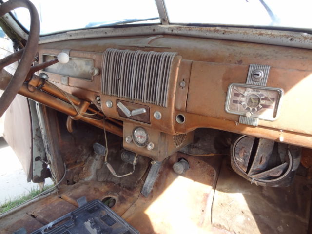 1940 Chevrolet town sedan