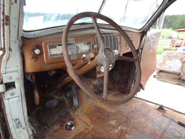 1940 Chevrolet town sedan