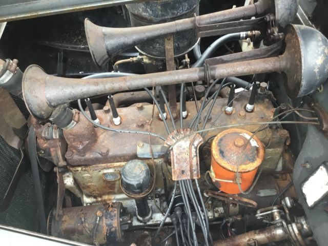 1940 Gray Chrysler Windsor Sedan