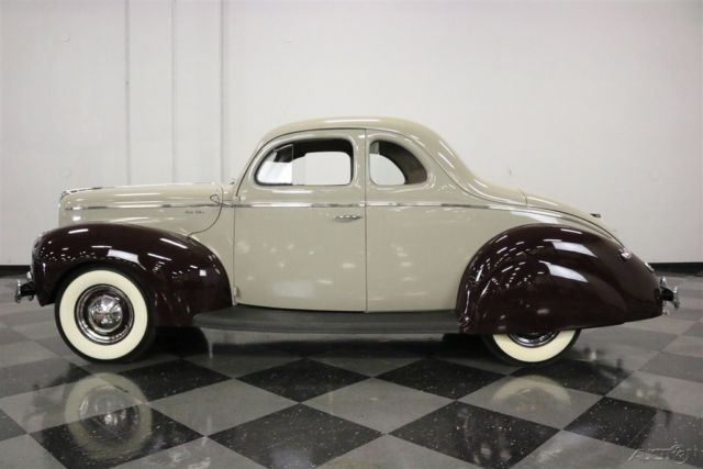 1940 Tan Ford Deluxe