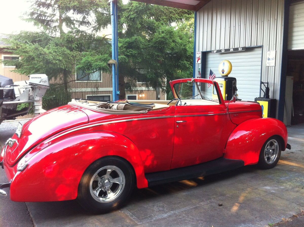 1940 Red Ford convertible Convertible