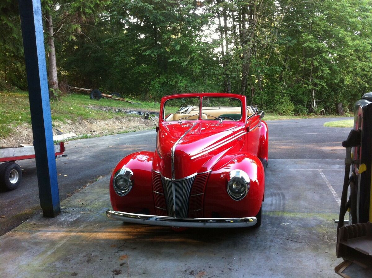 1940 Red Ford convertible Convertible
