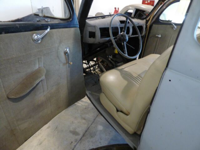 1940 Ford Deluxe Coupe